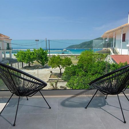 Seascape Villas Vassiliki - Beachfront Villas Exterior photo