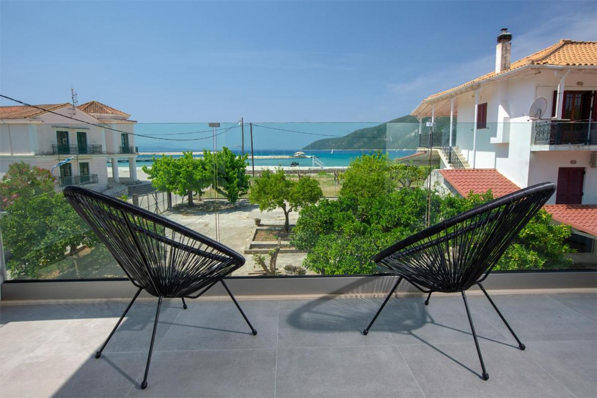 Seascape Villas Vassiliki - Beachfront Villas Exterior photo