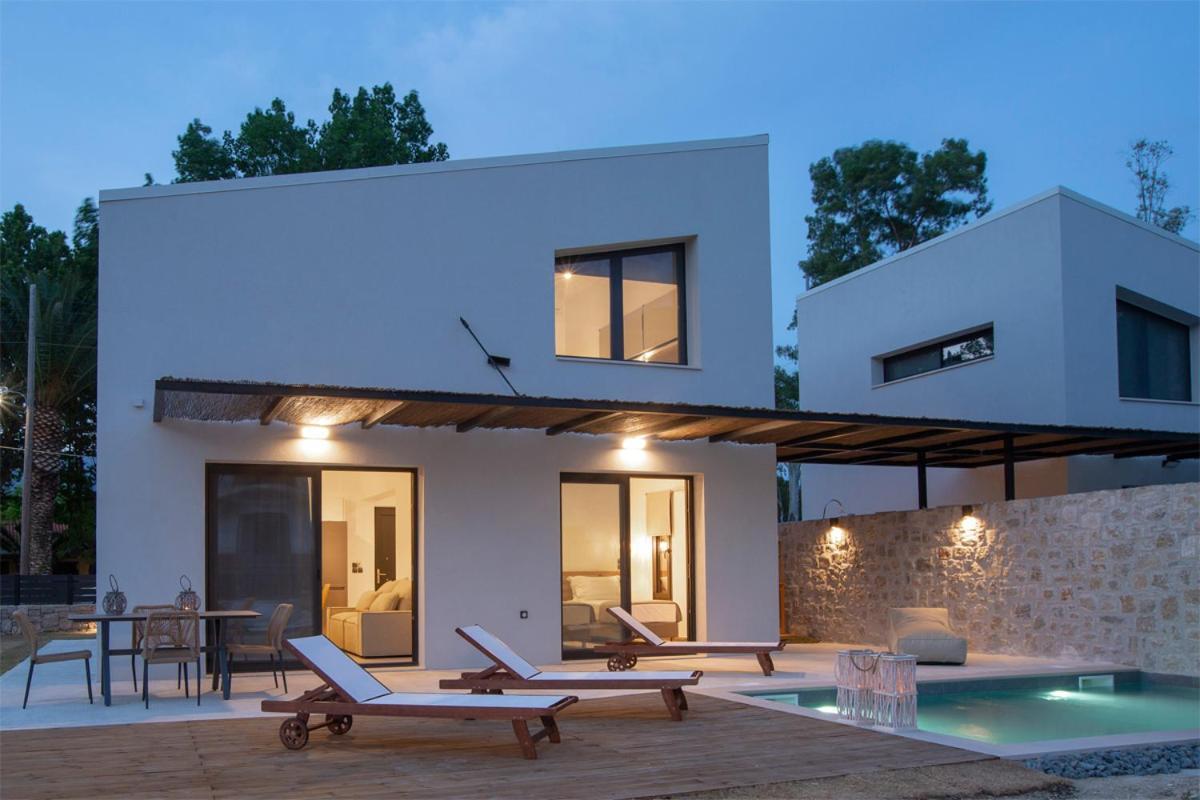 Seascape Villas Vassiliki - Beachfront Villas Exterior photo