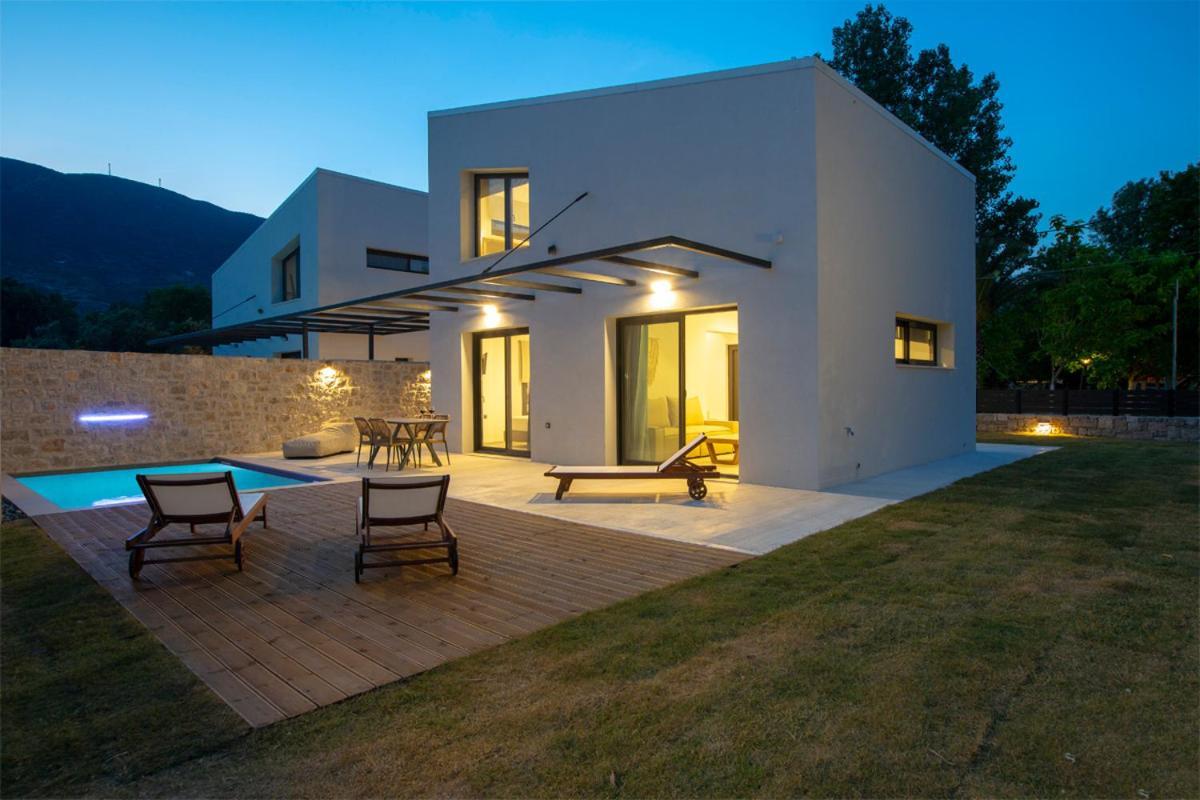 Seascape Villas Vassiliki - Beachfront Villas Exterior photo