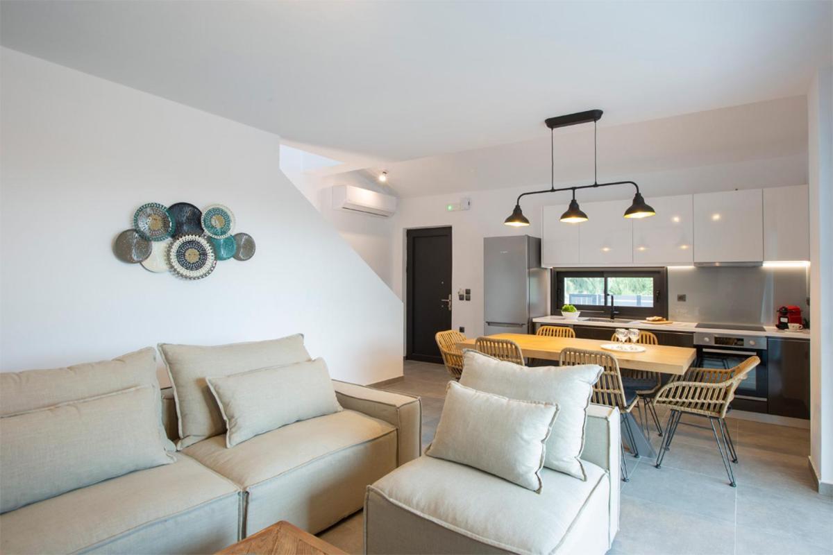 Seascape Villas Vassiliki - Beachfront Villas Exterior photo
